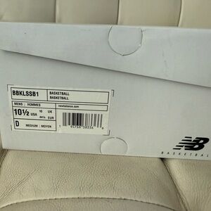 New Balance KAWHI Seismic Moment shoe size 10